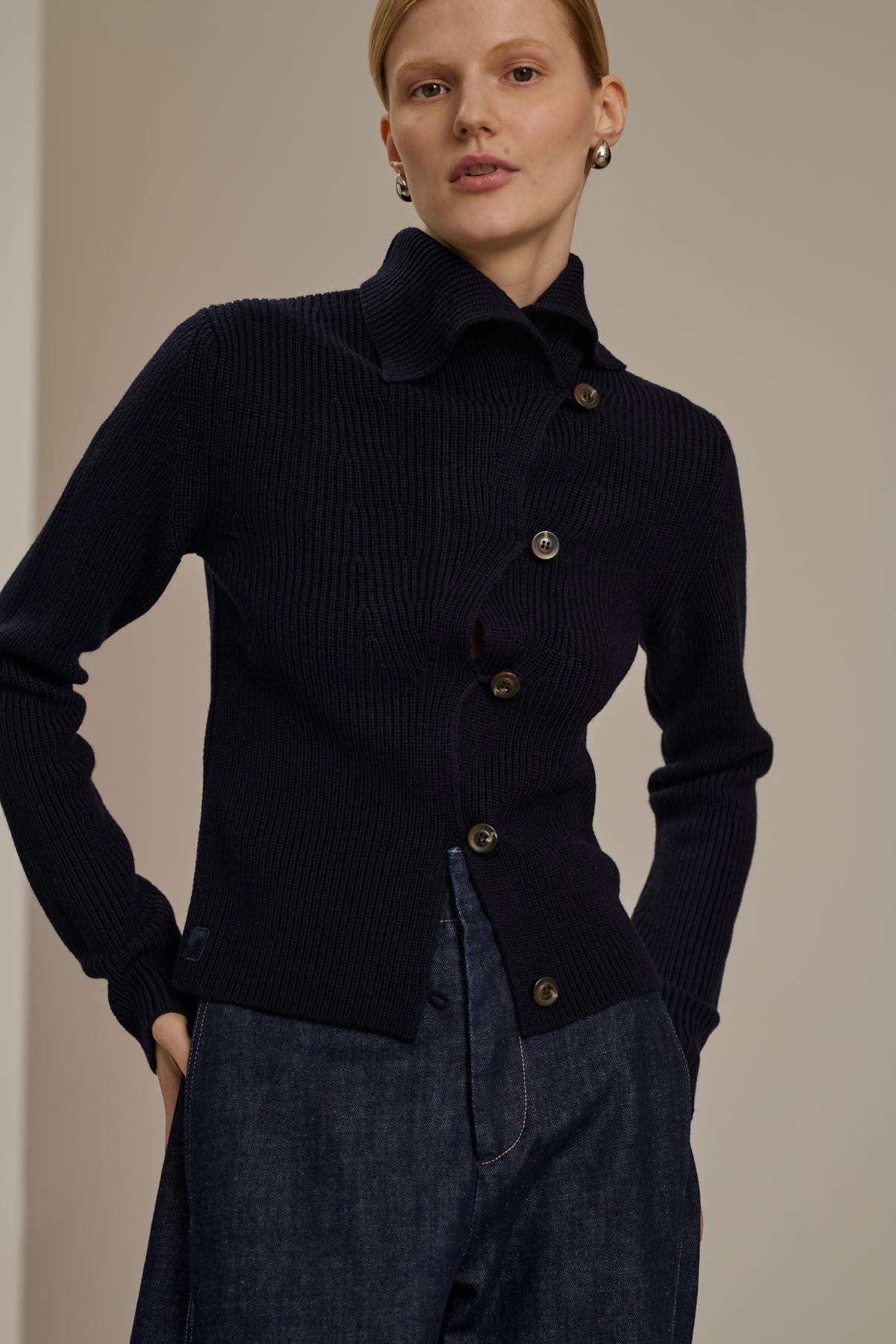 WIMY NAVY CARDIGAN vue 1